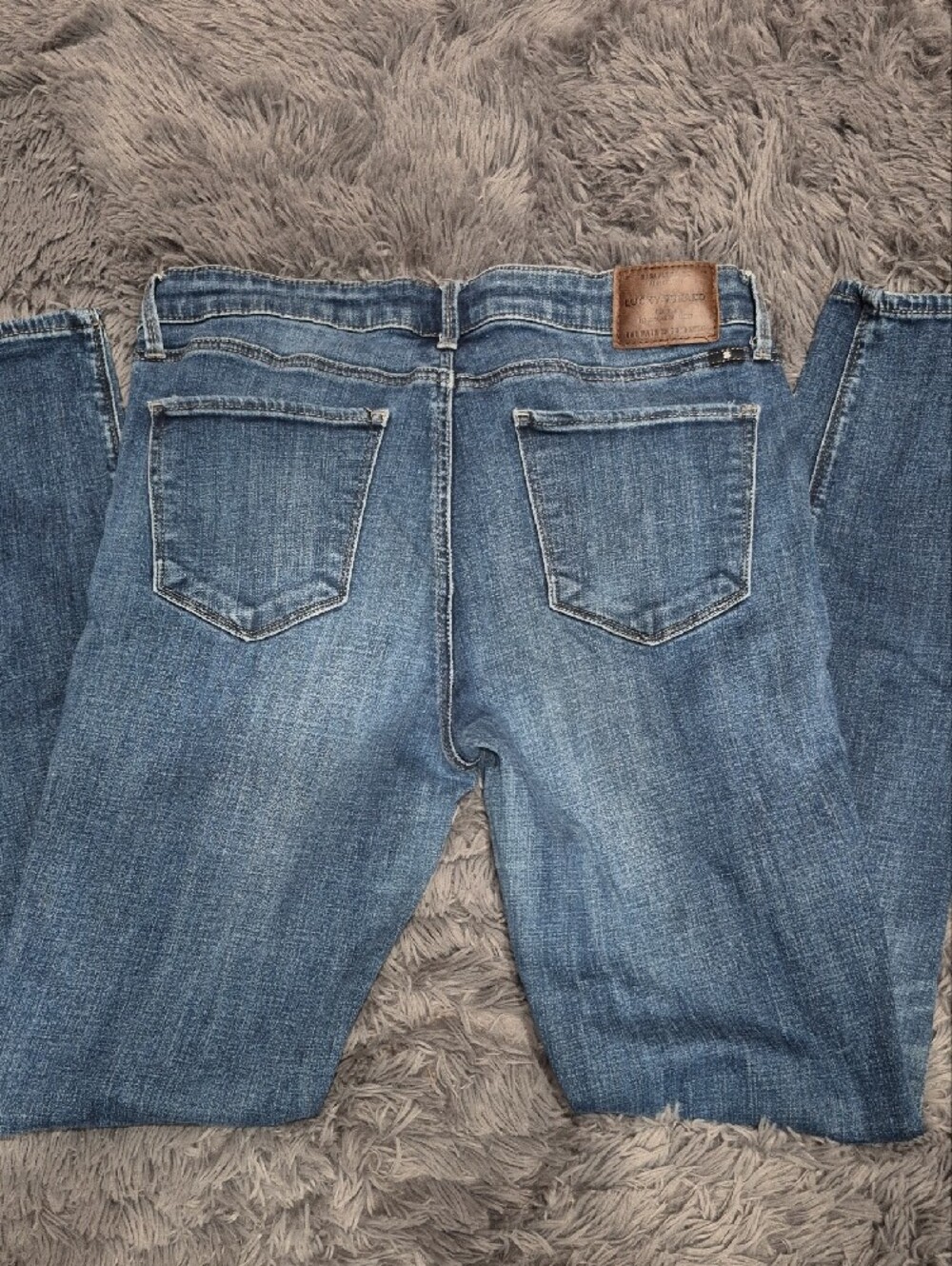 🍀Lucky Brand Women's Light-Mid Blue Skinny Jeans🍀 - Picture 4 of 6